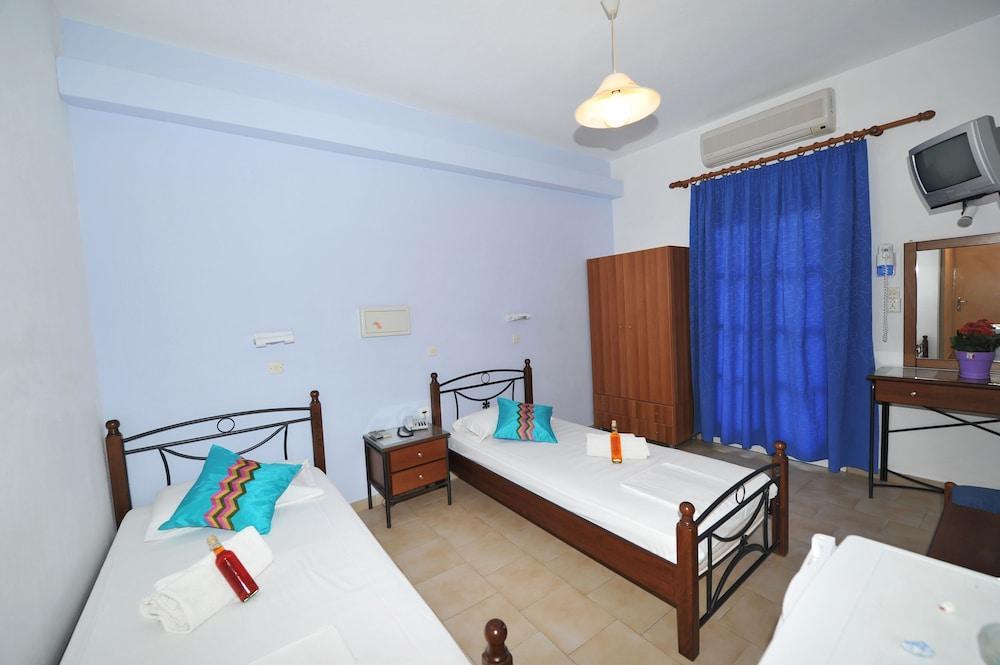 Santa Barbara Hotel Περίσσα Εξωτερικό φωτογραφία